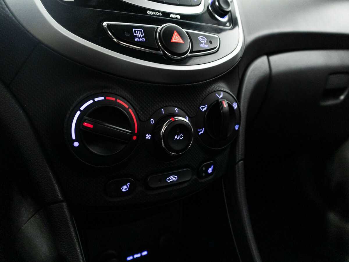 Hyundai Solaris с пробегом — 2011 год. Фото: #14