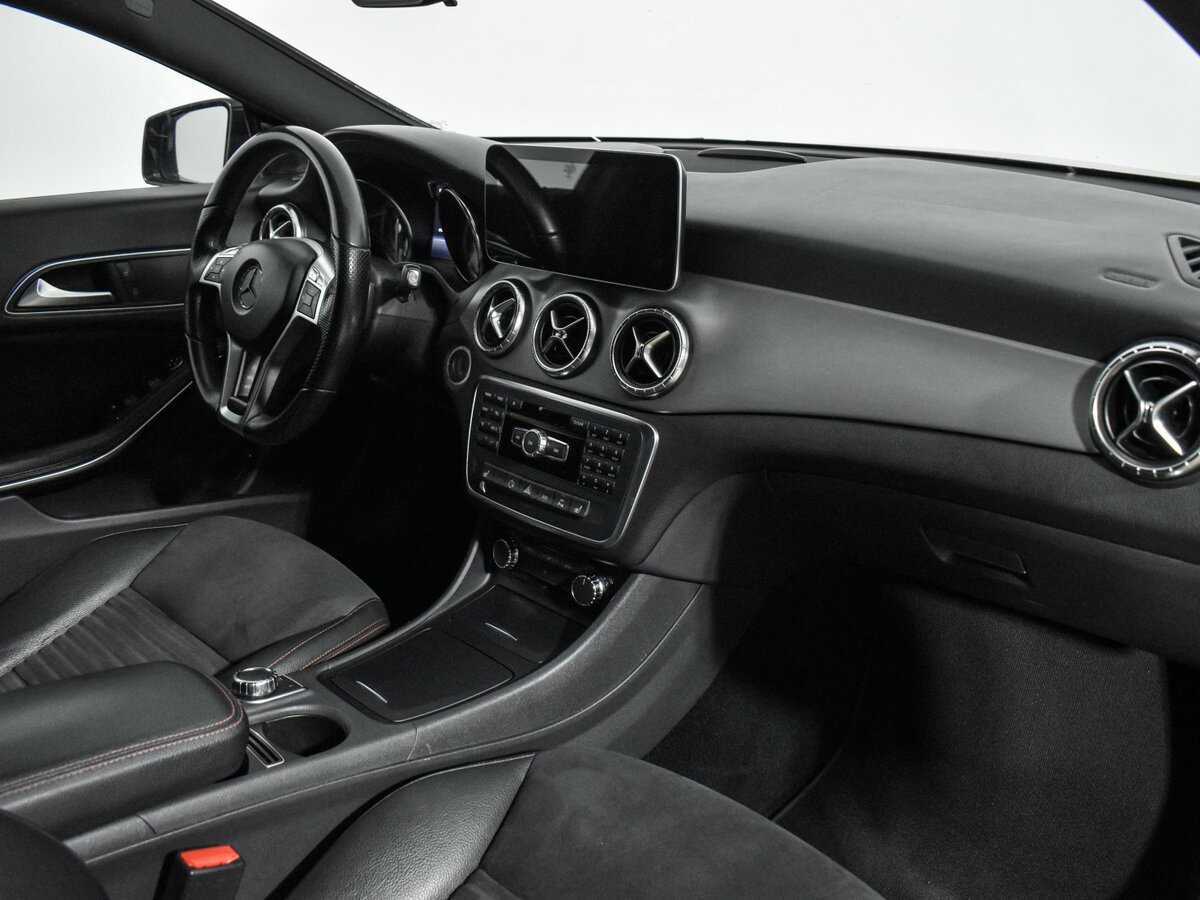 Mercedes-Benz CLA с пробегом — 2013 год. Фото: #10