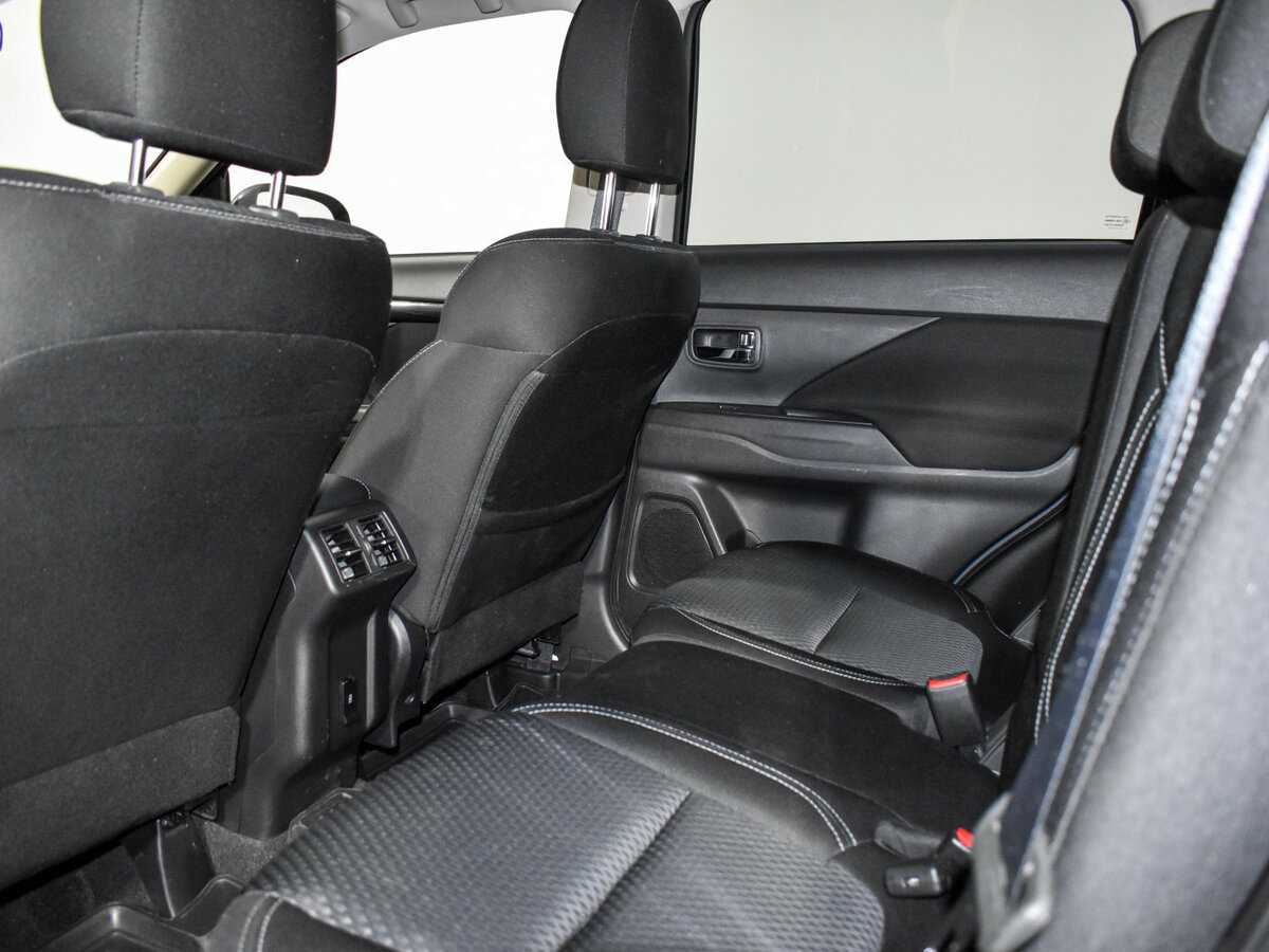 Mitsubishi Outlander с пробегом — 2021 год. Фото: #12