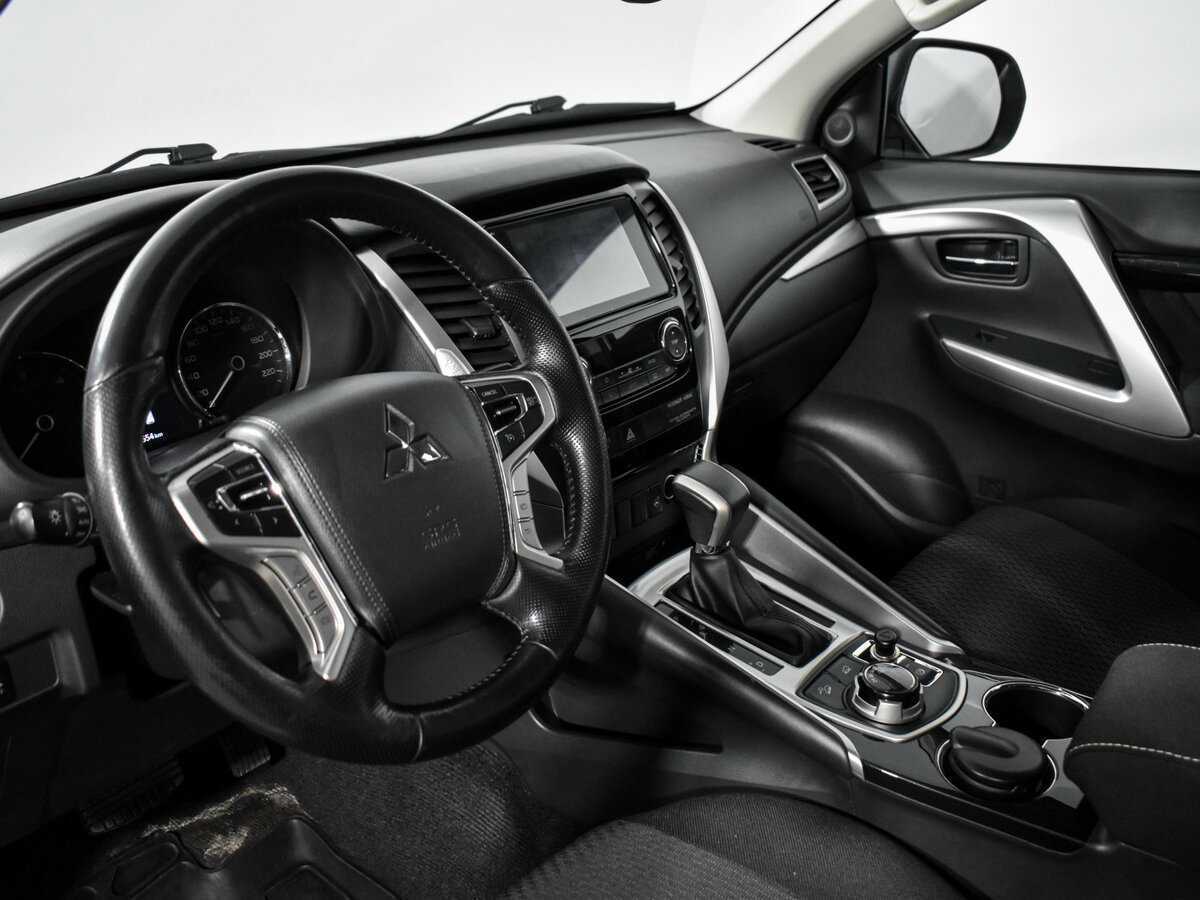 Mitsubishi Pajero Sport с пробегом — 2019 год. Фото: #6
