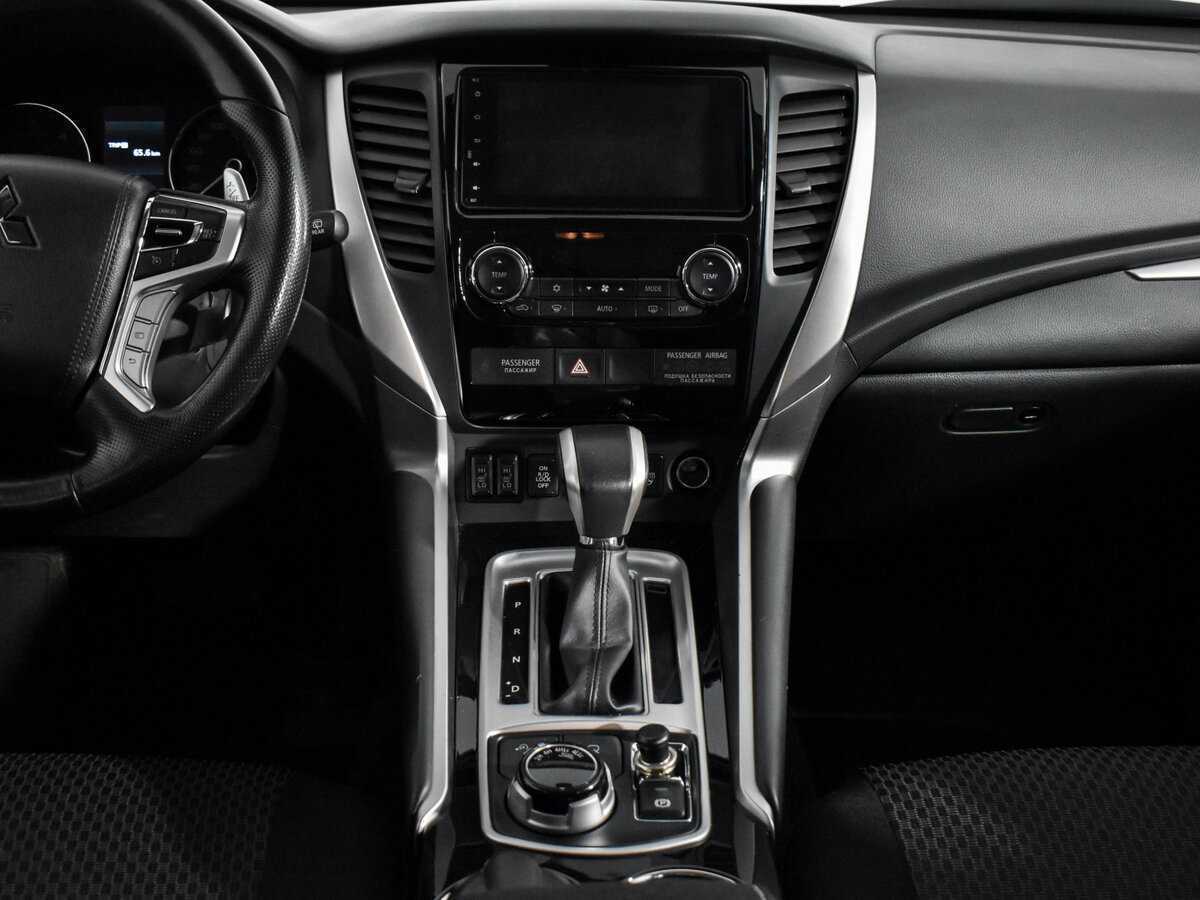 Mitsubishi Pajero Sport с пробегом — 2019 год. Фото: #13