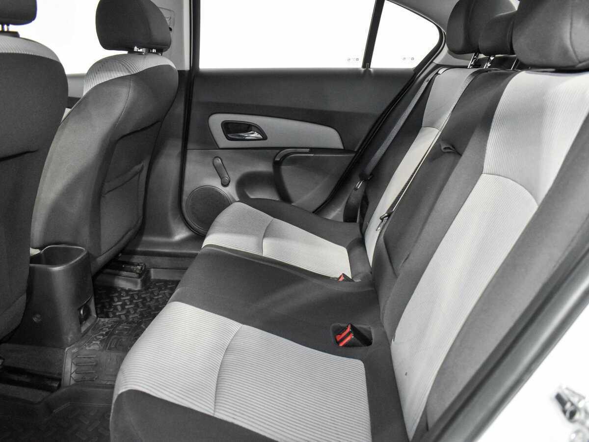 Chevrolet Cruze с пробегом — 2014 год. Фото: #10