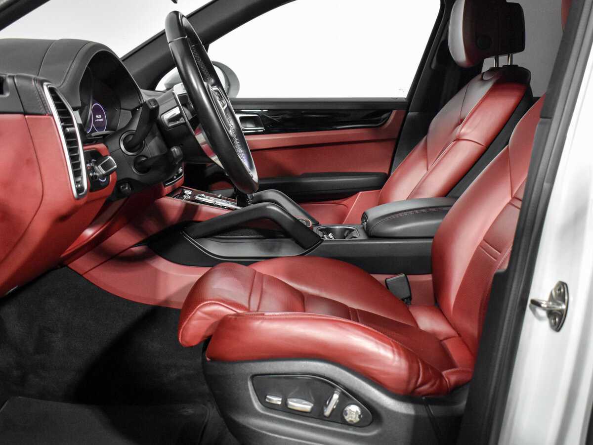 Porsche Cayenne с пробегом — 2018 год. Фото: #9