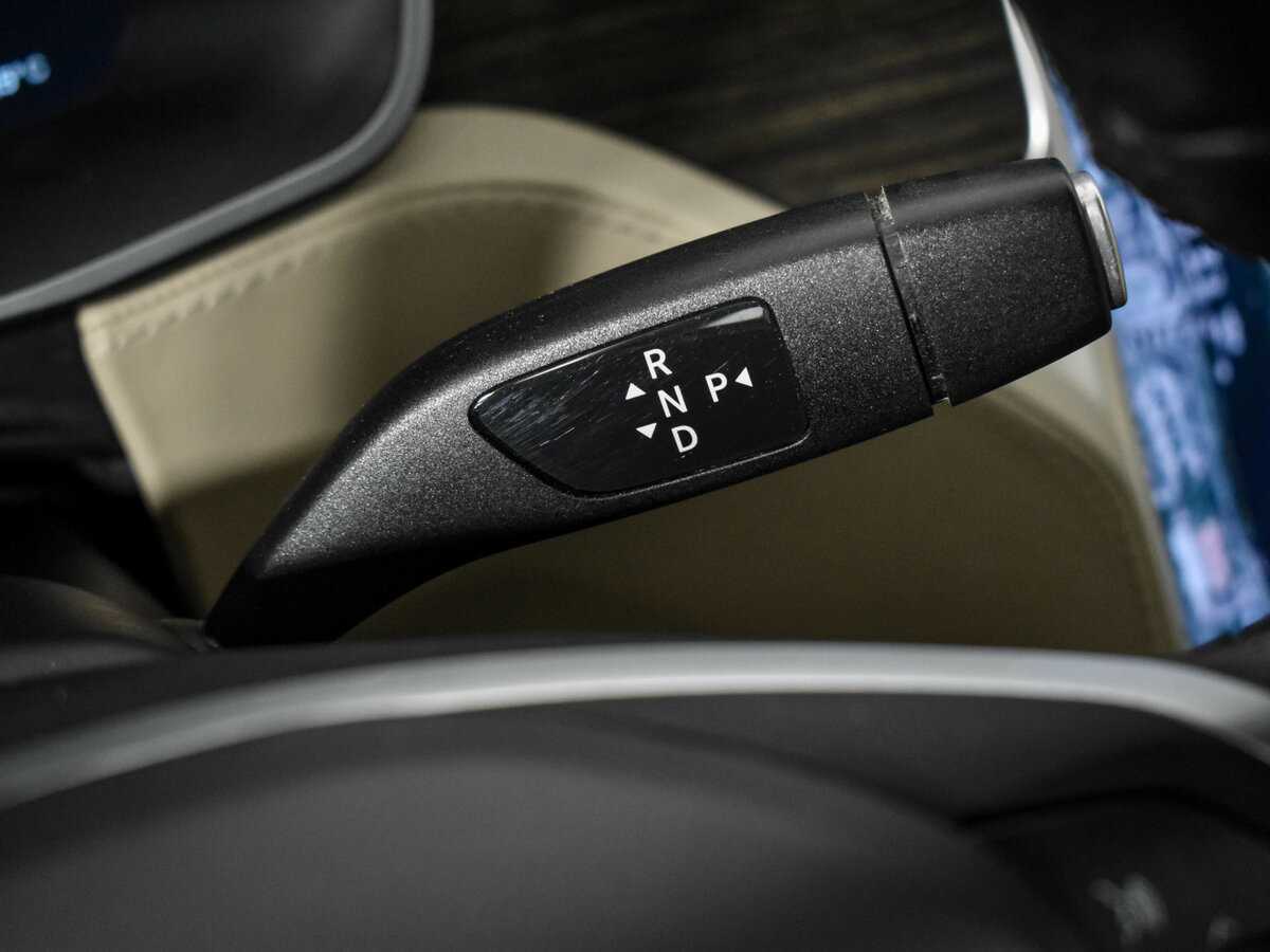 Tesla Model S с пробегом — 2015 год. Фото: #7