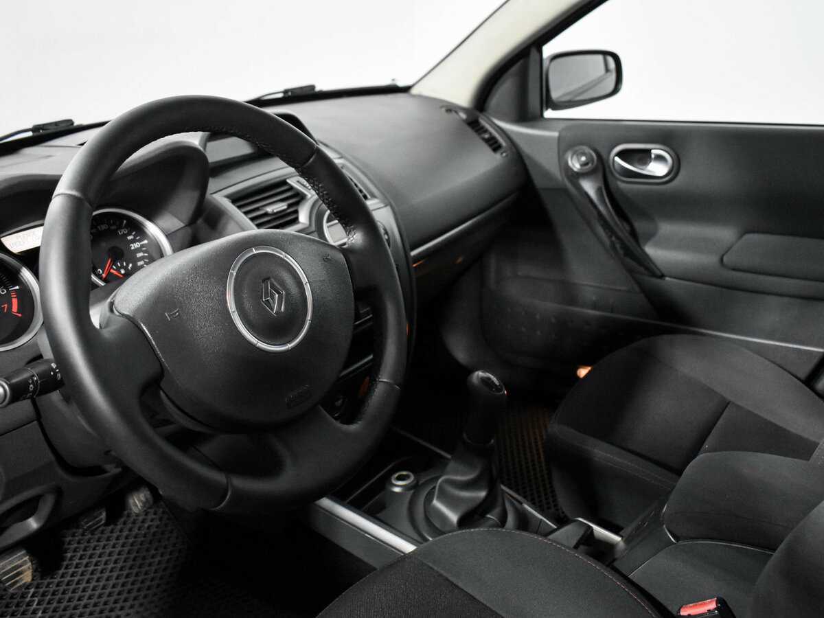 Renault Megane с пробегом — 2007 год. Фото: #8