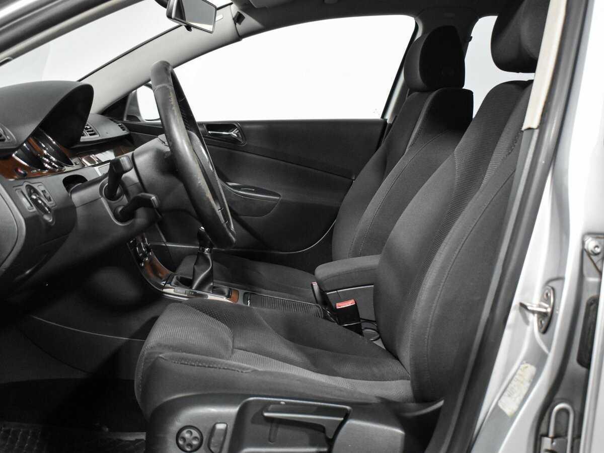 Volkswagen Passat с пробегом — 2006 год. Фото: #7