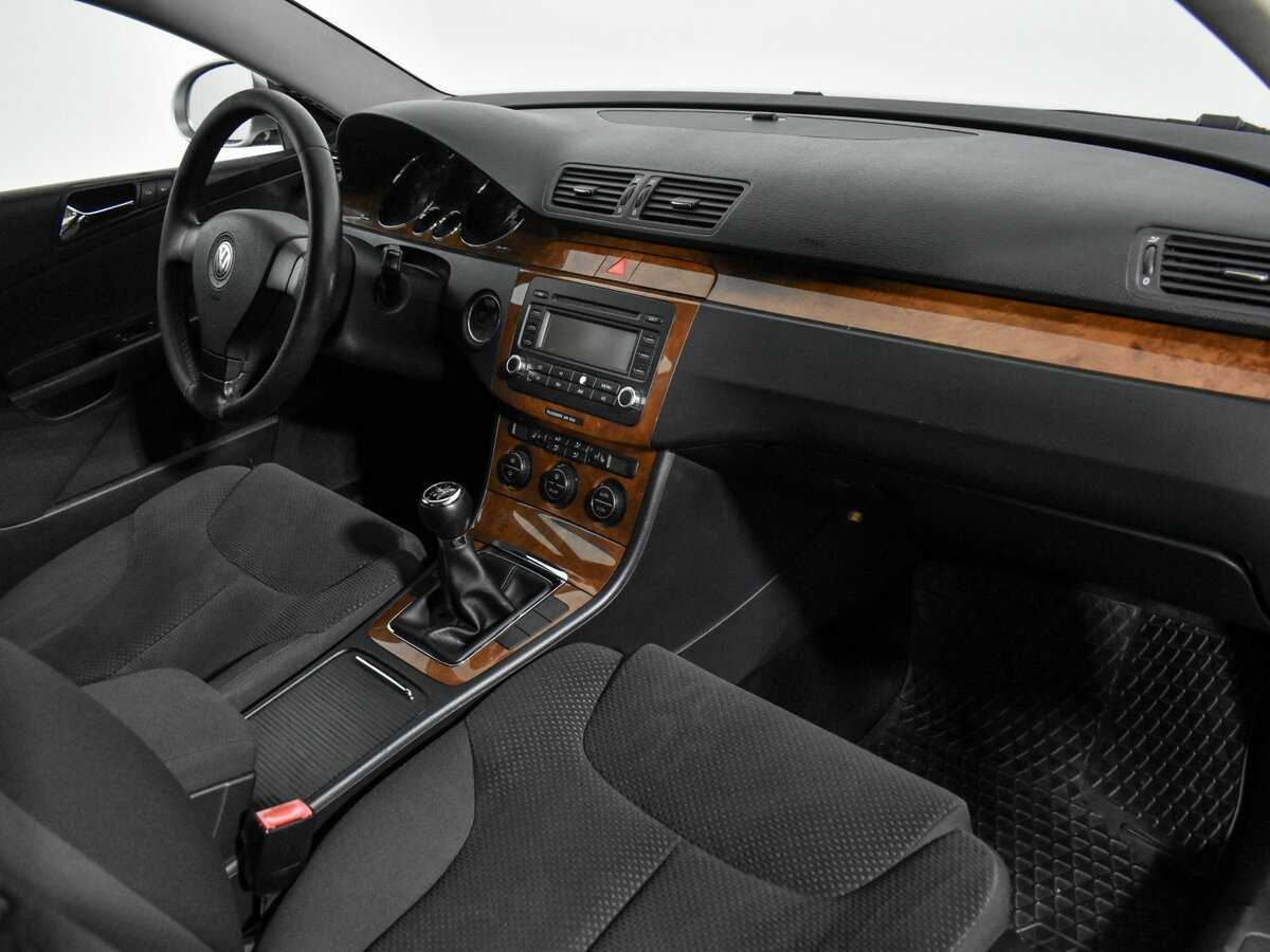 Volkswagen Passat с пробегом — 2006 год. Фото: #11
