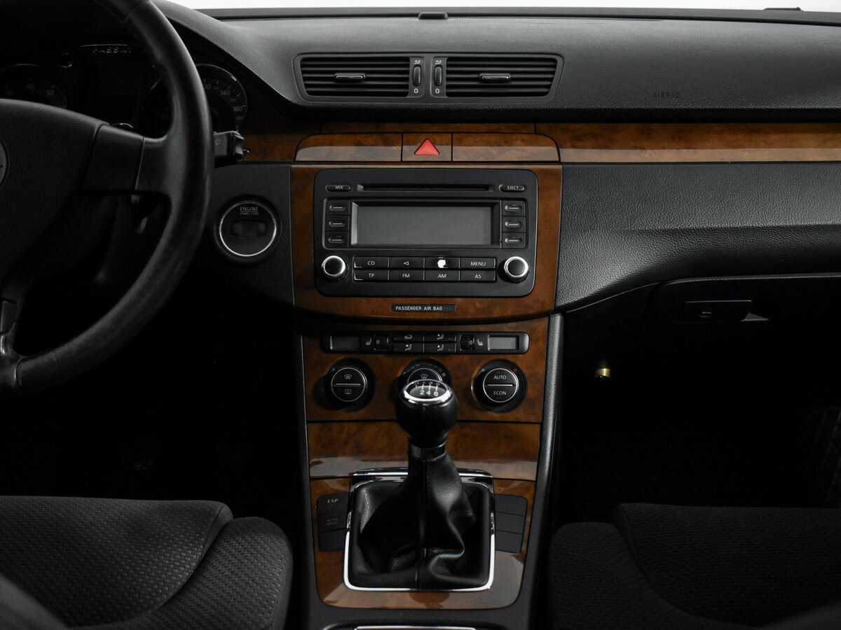 Volkswagen Passat с пробегом — 2006 год. Фото: #12