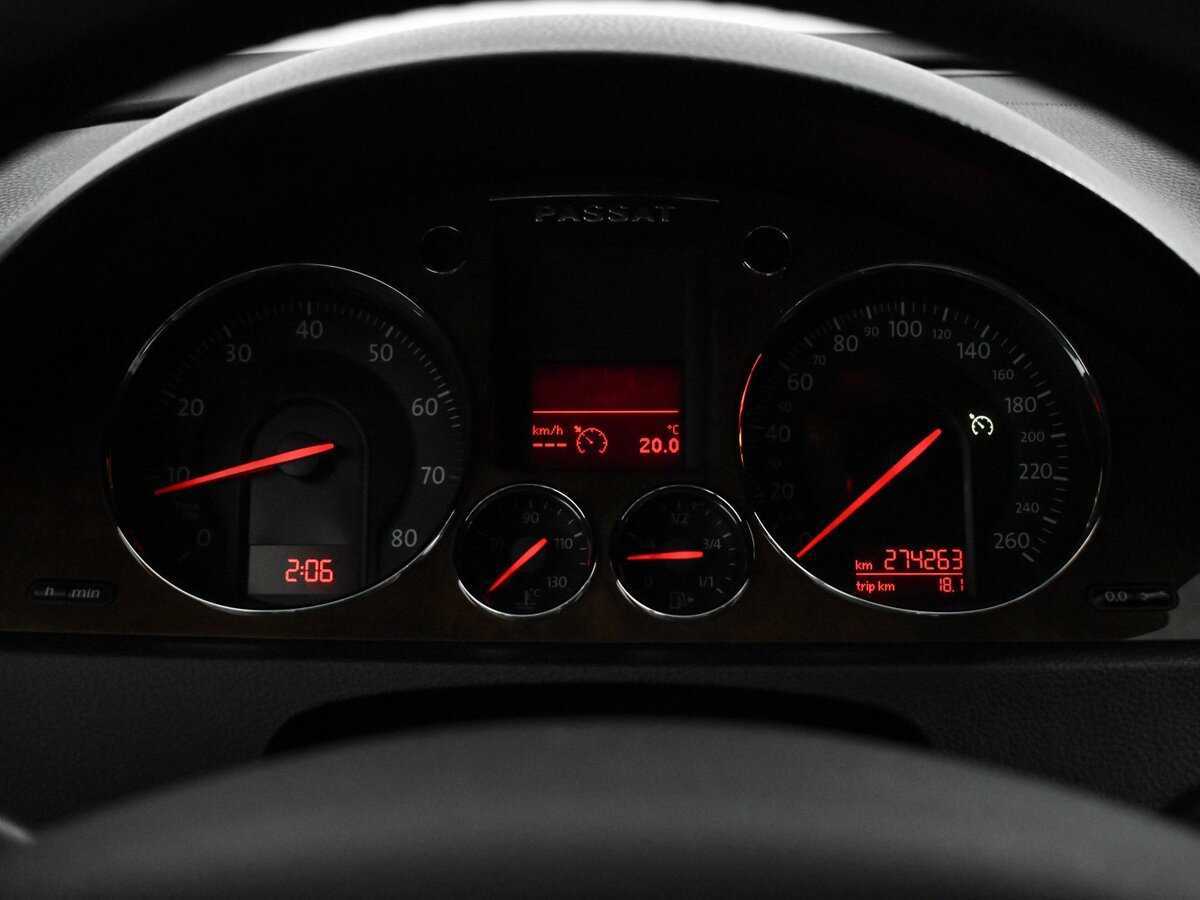 Volkswagen Passat с пробегом — 2006 год. Фото: #16