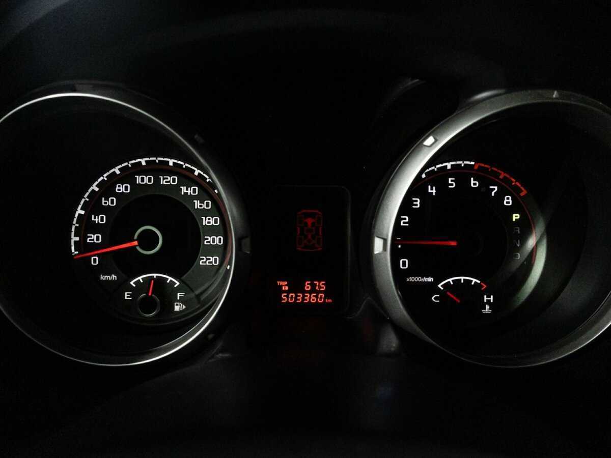 Mitsubishi Pajero с пробегом — 2011 год. Фото: #11