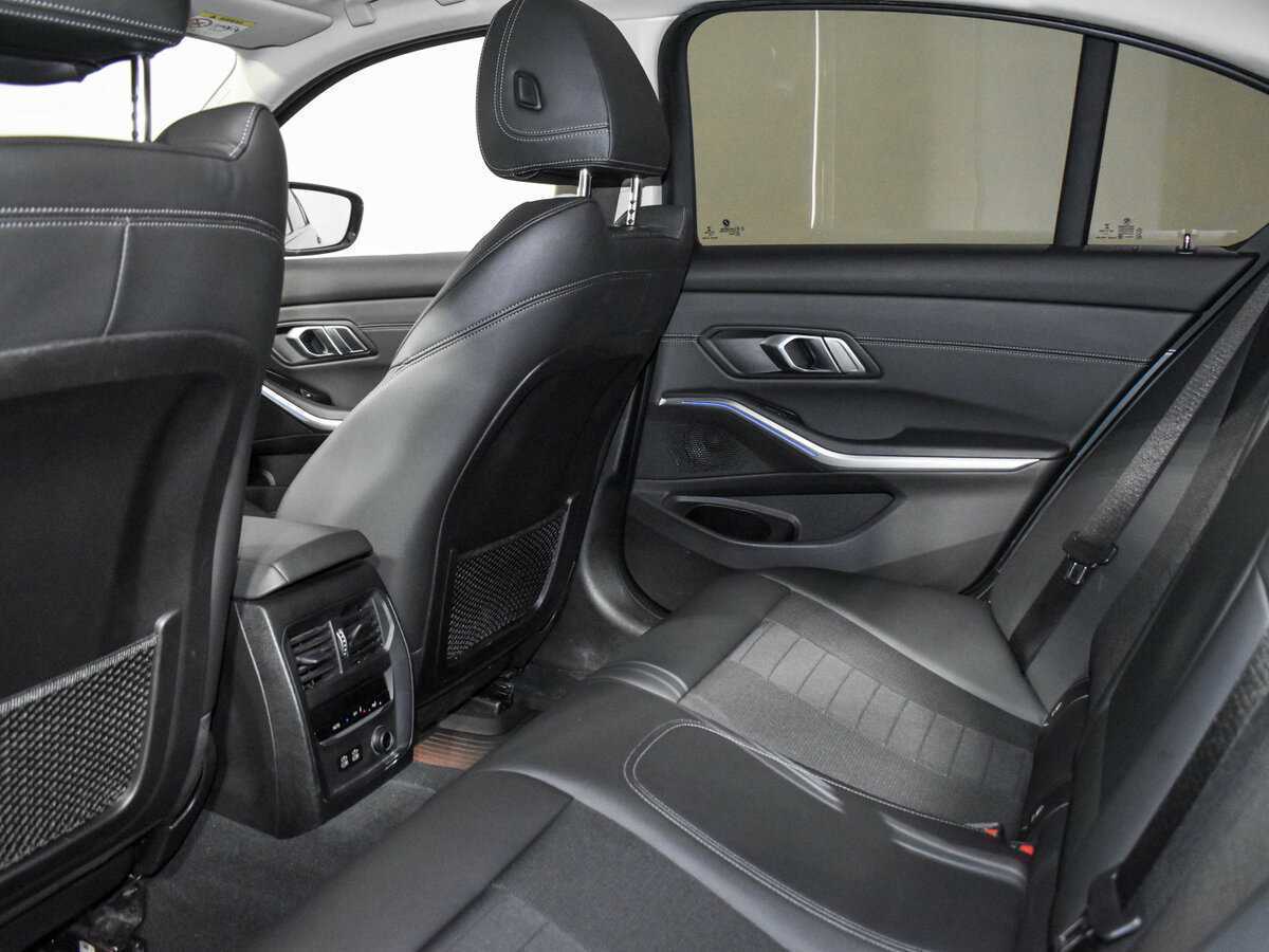 BMW 3 серии с пробегом — 2020 год. Фото: #10