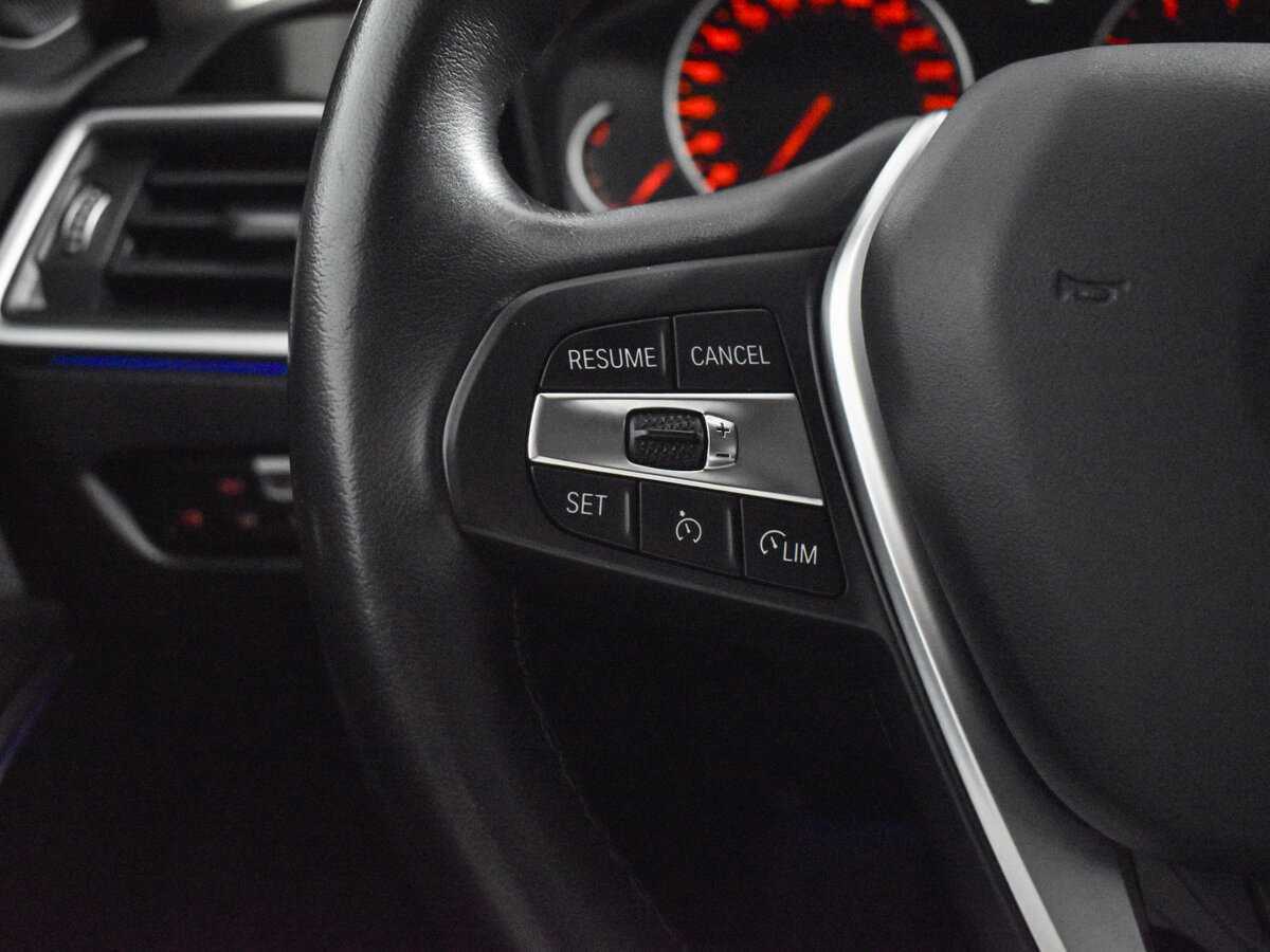 BMW 3 серии с пробегом — 2020 год. Фото: #17