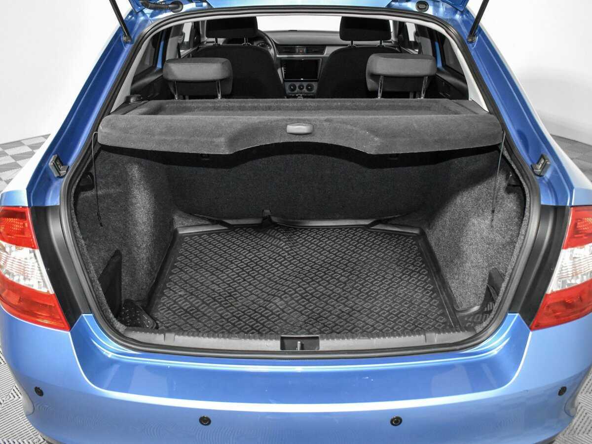 Skoda Rapid с пробегом — 2014 год. Фото: #17