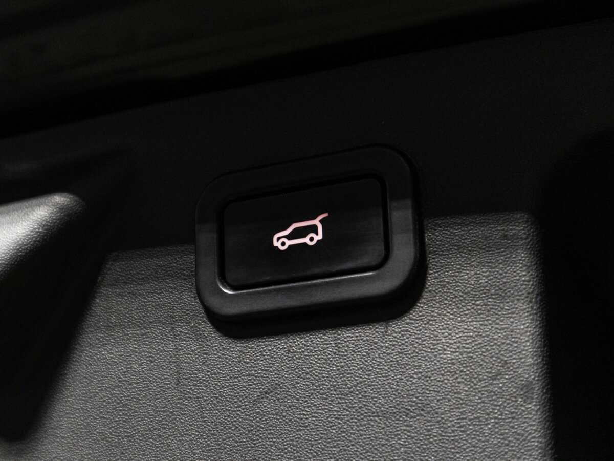 Land Rover Discovery Sport с пробегом — 2017 год. Фото: #15