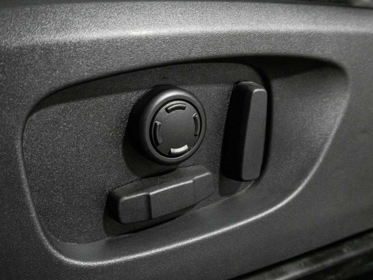 Land Rover Discovery Sport с пробегом — 2017 год. Фото: #16