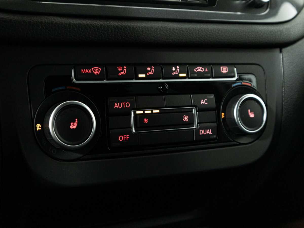 Volkswagen Tiguan с пробегом — 2011 год. Фото: #15