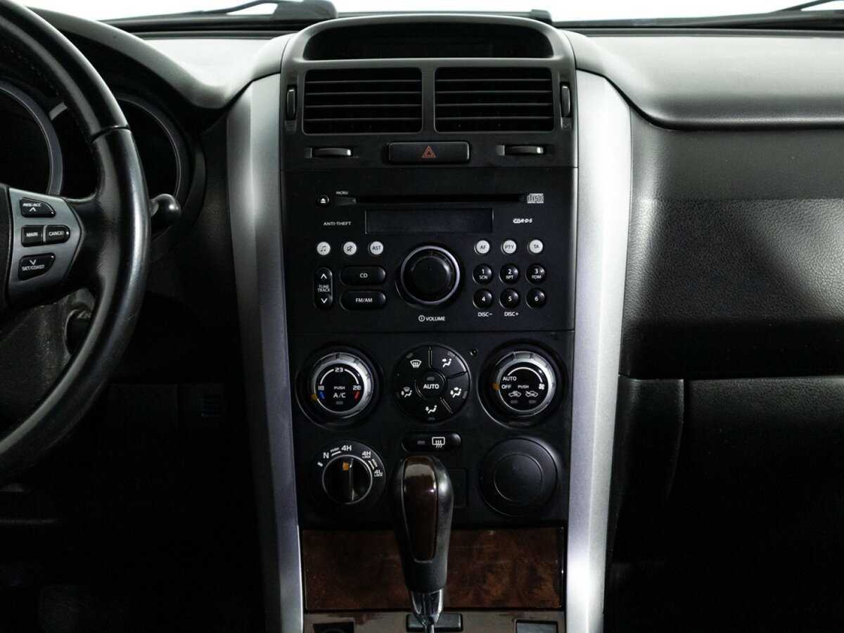 Suzuki Grand Vitara с пробегом — 2010 год. Фото: #13