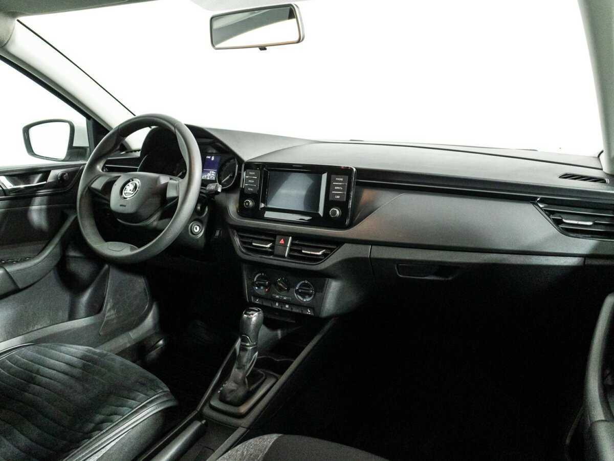 Skoda Rapid с пробегом — 2021 год. Фото: #8