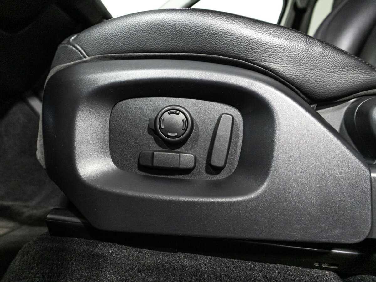 Land Rover Range Rover Sport с пробегом — 2016 год. Фото: #16