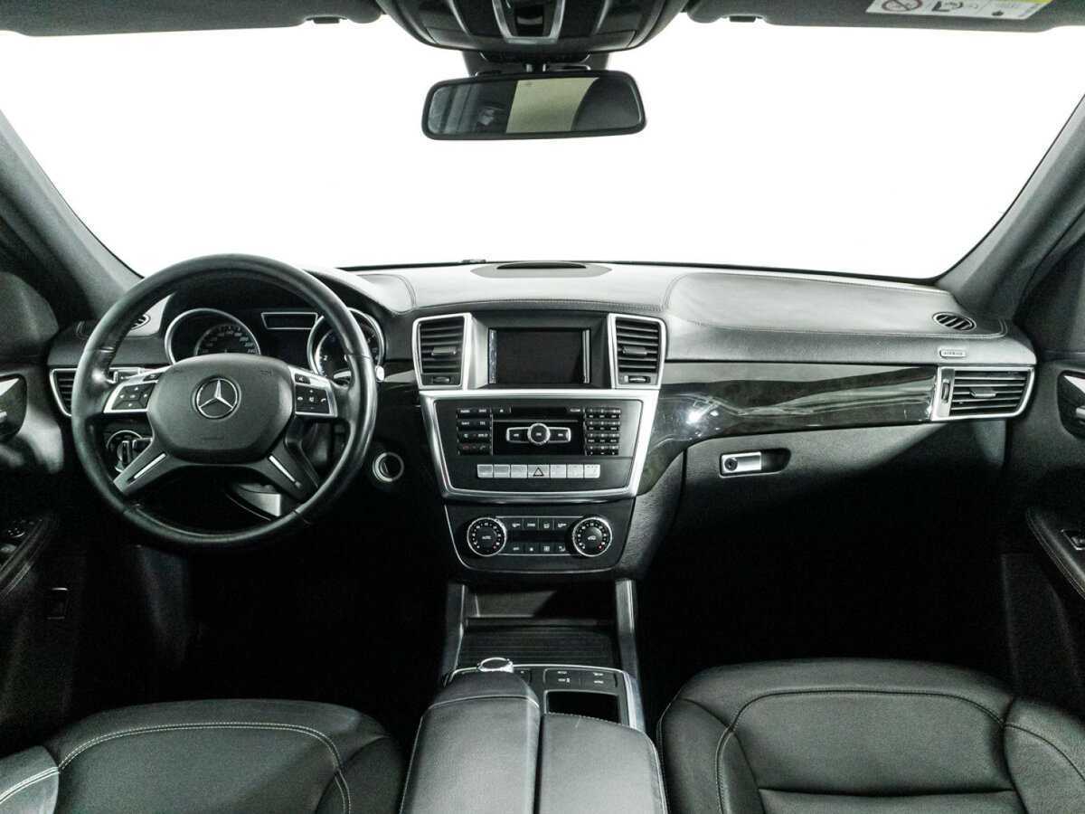 Mercedes-Benz GL-Класс с пробегом — 2015 год. Фото: #12