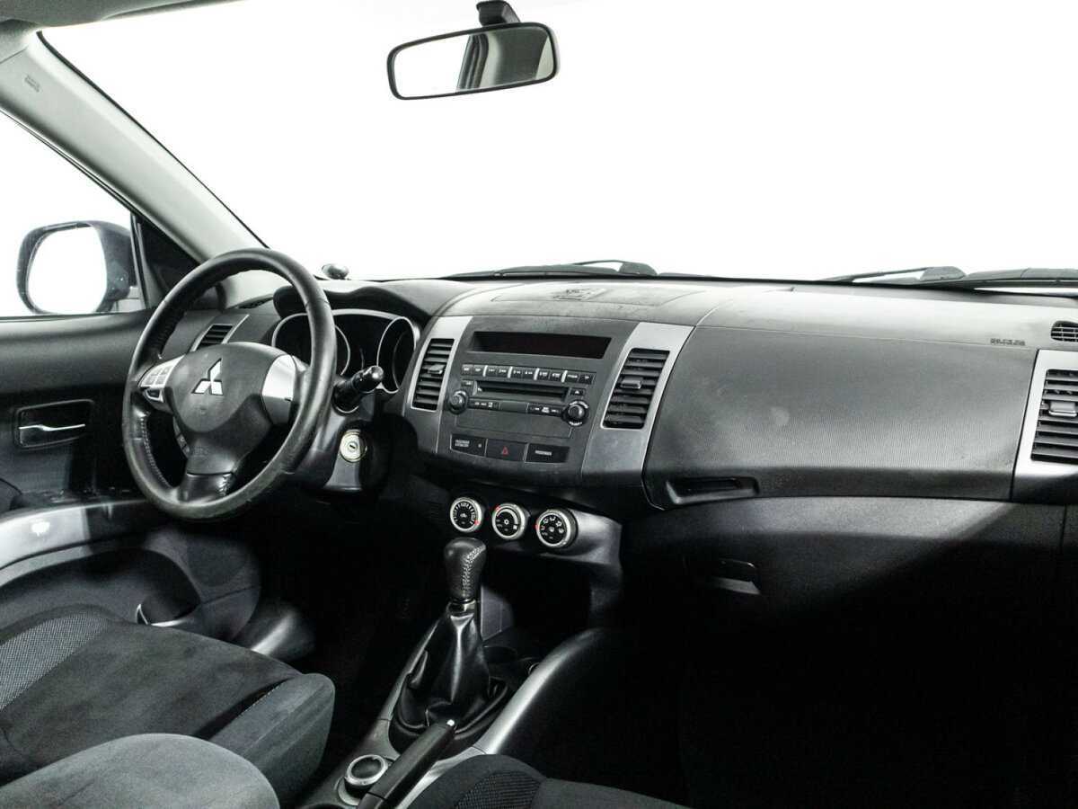 Mitsubishi Outlander с пробегом — 2008 год. Фото: #8