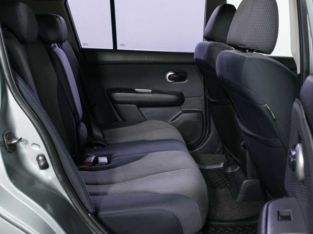 Nissan Tiida с пробегом — 2008 год. Фото: #9