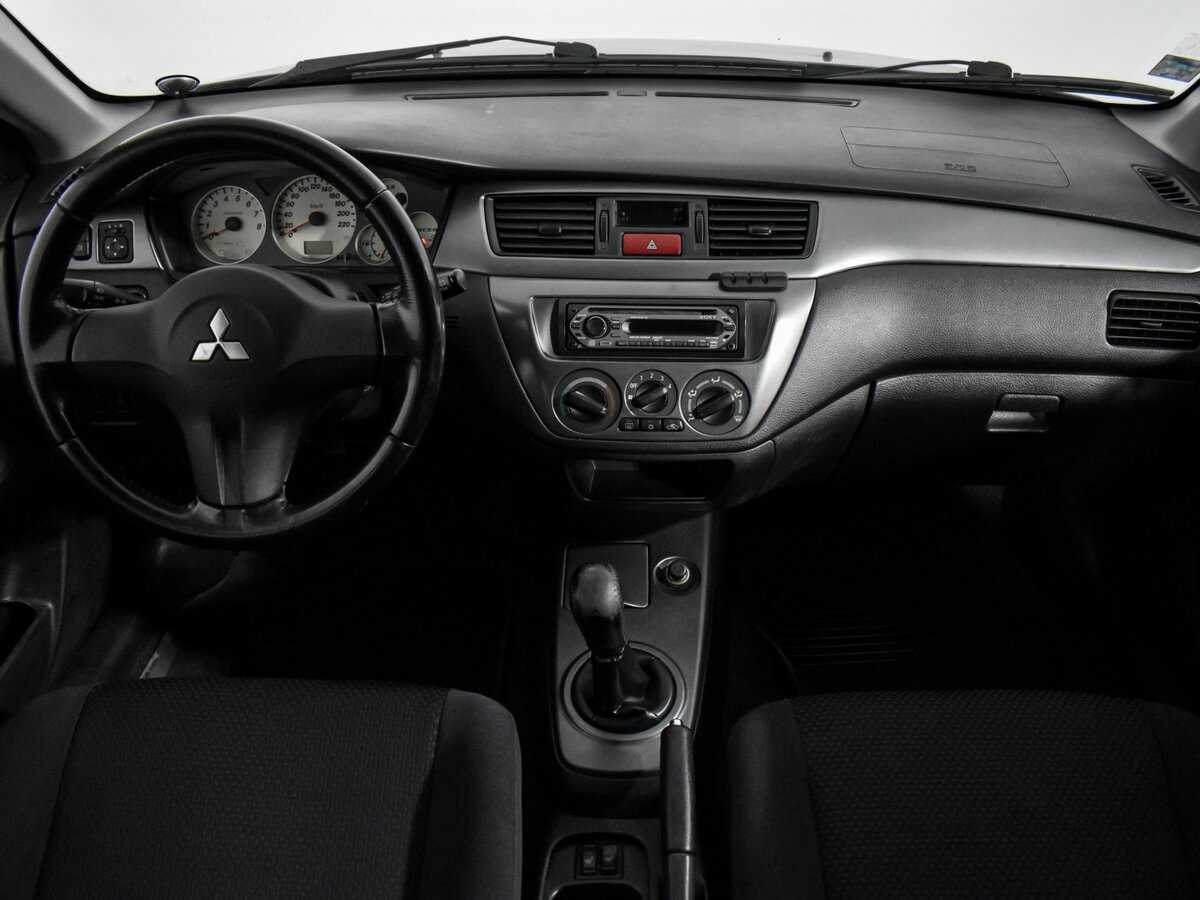 Mitsubishi Lancer с пробегом — 2006 год. Фото: #9