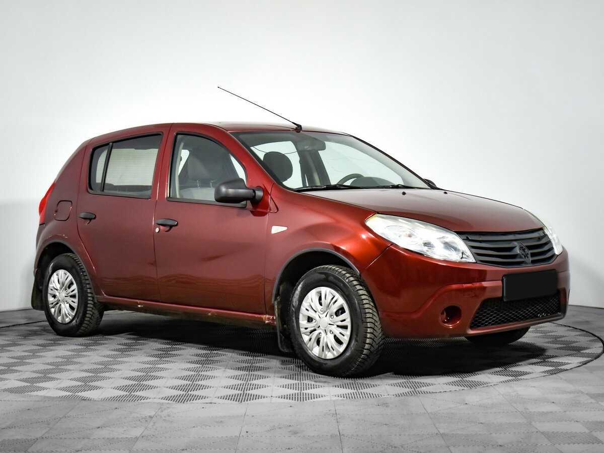 Renault Sandero с пробегом — 2011 год. Фото: #2
