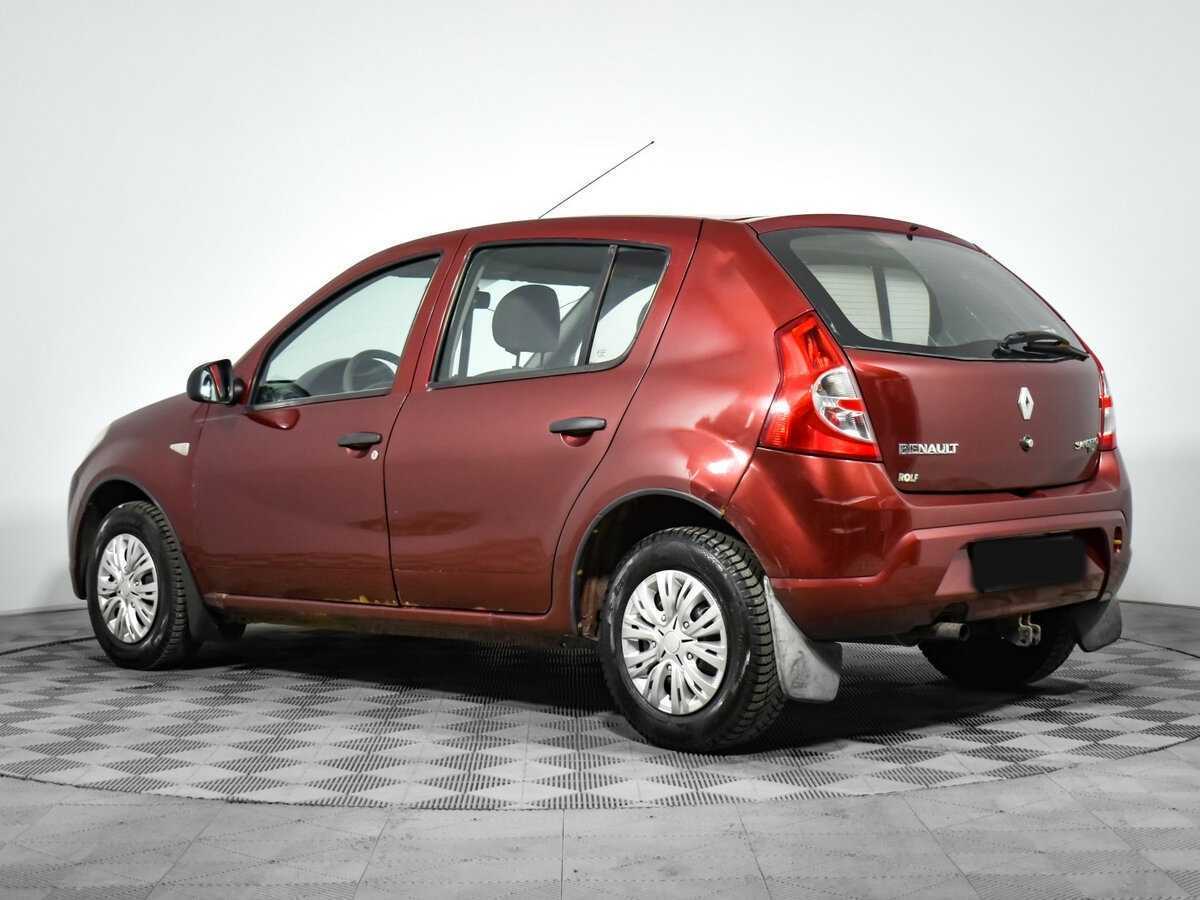 Renault Sandero с пробегом — 2011 год. Фото: #6