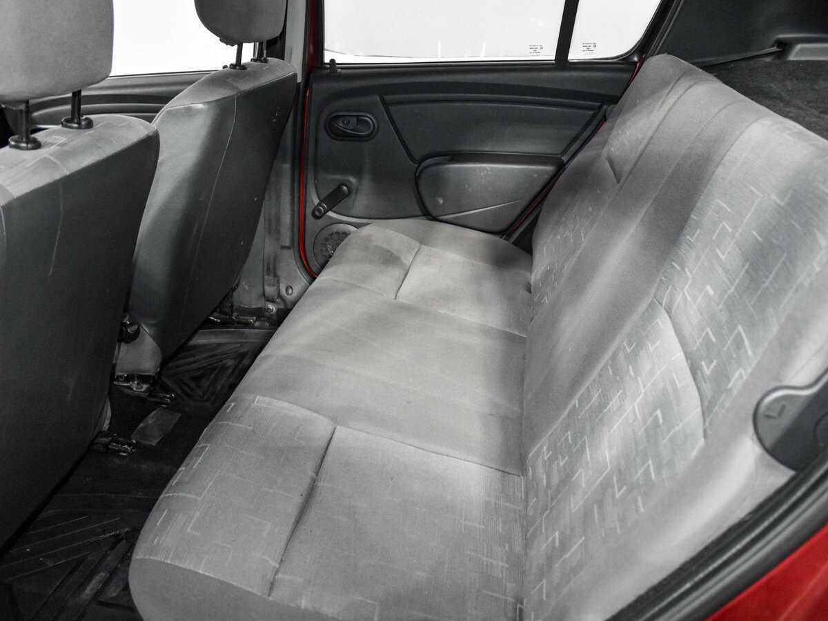 Renault Sandero с пробегом — 2011 год. Фото: #11