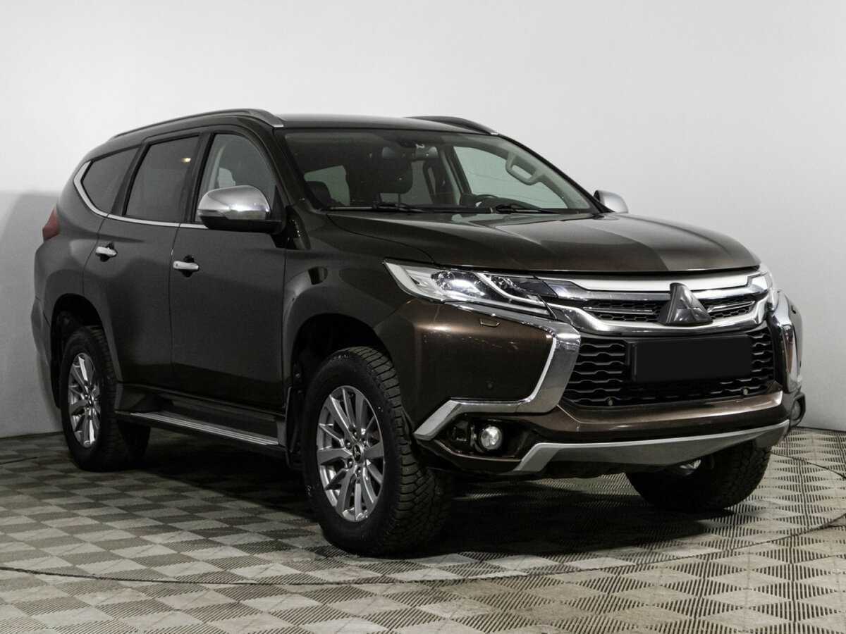 Mitsubishi Pajero Sport с пробегом — 2019 год. Фото: #2