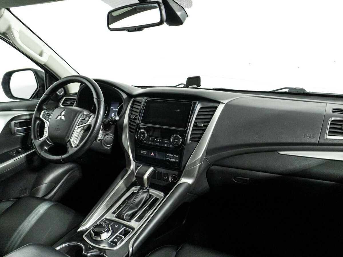 Mitsubishi Pajero Sport с пробегом — 2019 год. Фото: #8