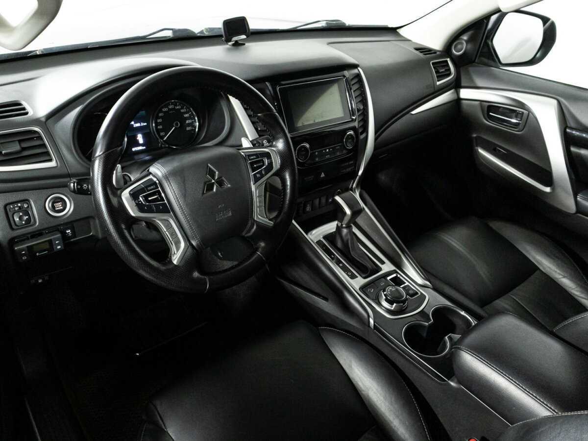 Mitsubishi Pajero Sport с пробегом — 2019 год. Фото: #10