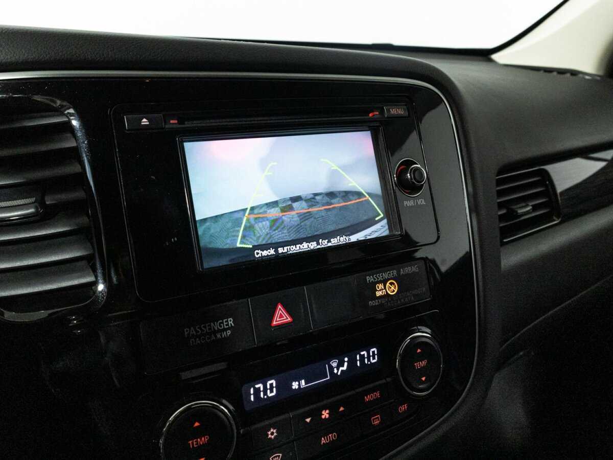 Mitsubishi Outlander с пробегом — 2015 год. Фото: #14