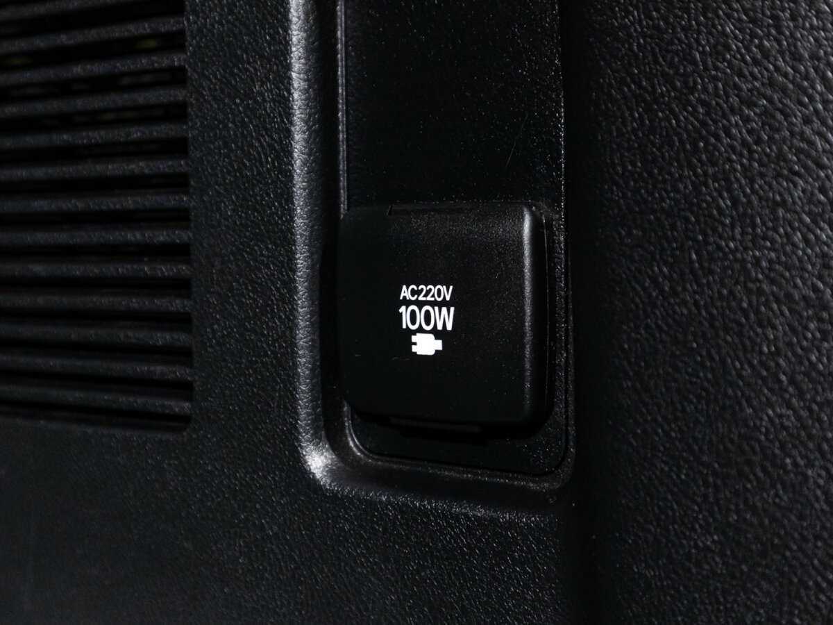 Toyota Land Cruiser Prado с пробегом — 2017 год. Фото: #12