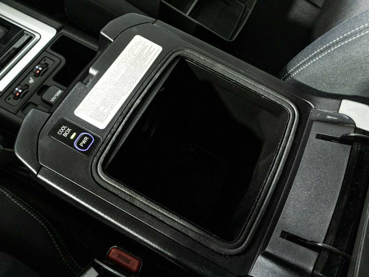 Toyota Land Cruiser Prado с пробегом — 2017 год. Фото: #18