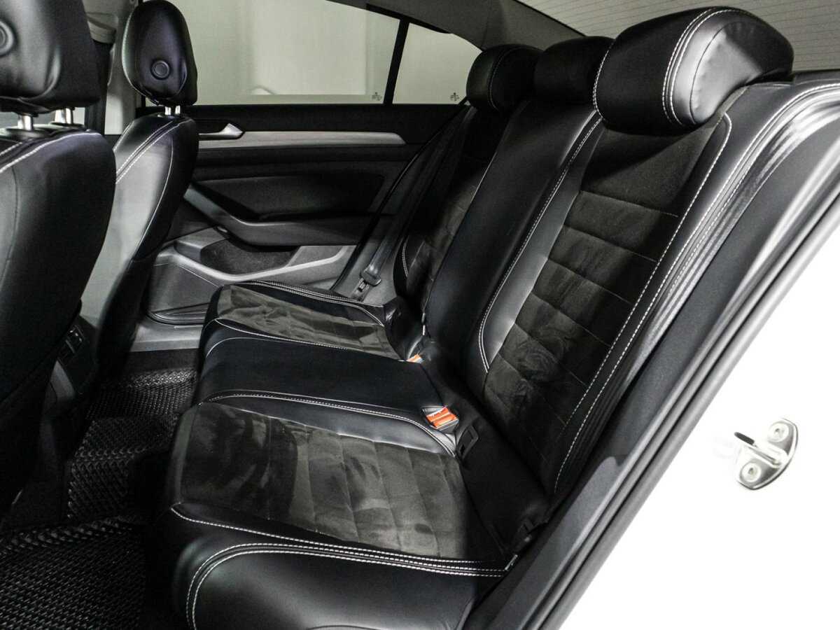 Volkswagen Passat с пробегом — 2021 год. Фото: #9