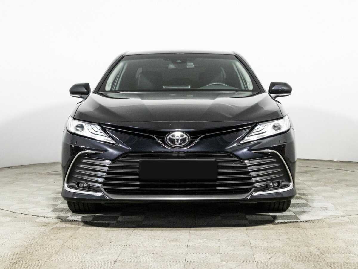 Toyota Camry с пробегом — 2021 год. Фото: #1