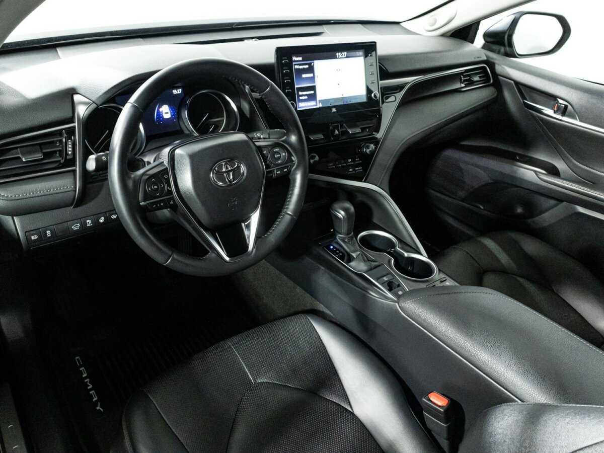 Toyota Camry с пробегом — 2021 год. Фото: #10