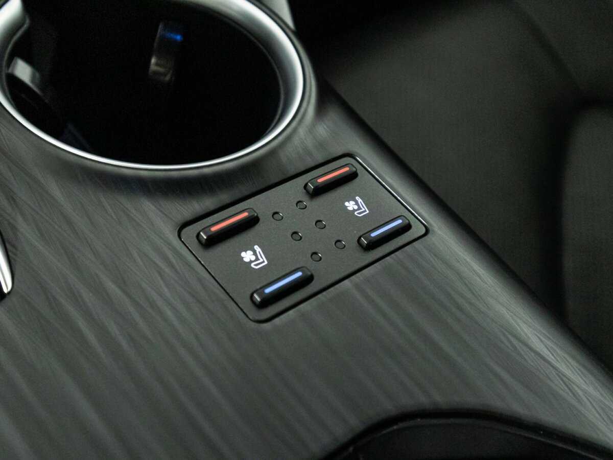 Toyota Camry с пробегом — 2021 год. Фото: #24