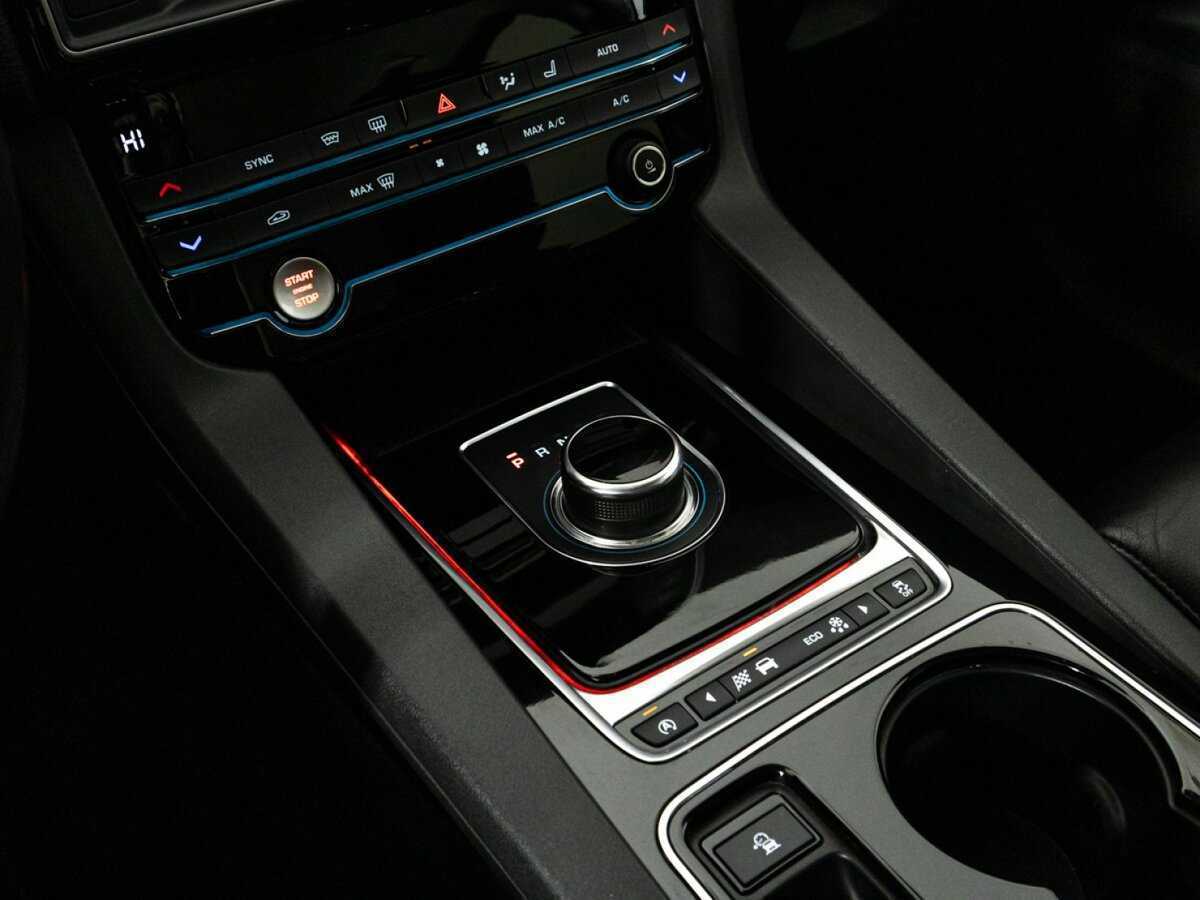 Jaguar F-Pace с пробегом — 2017 год. Фото: #17