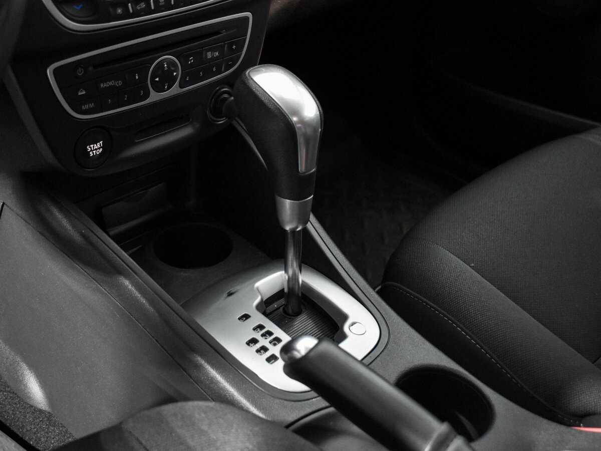 Renault Megane с пробегом — 2011 год. Фото: #10