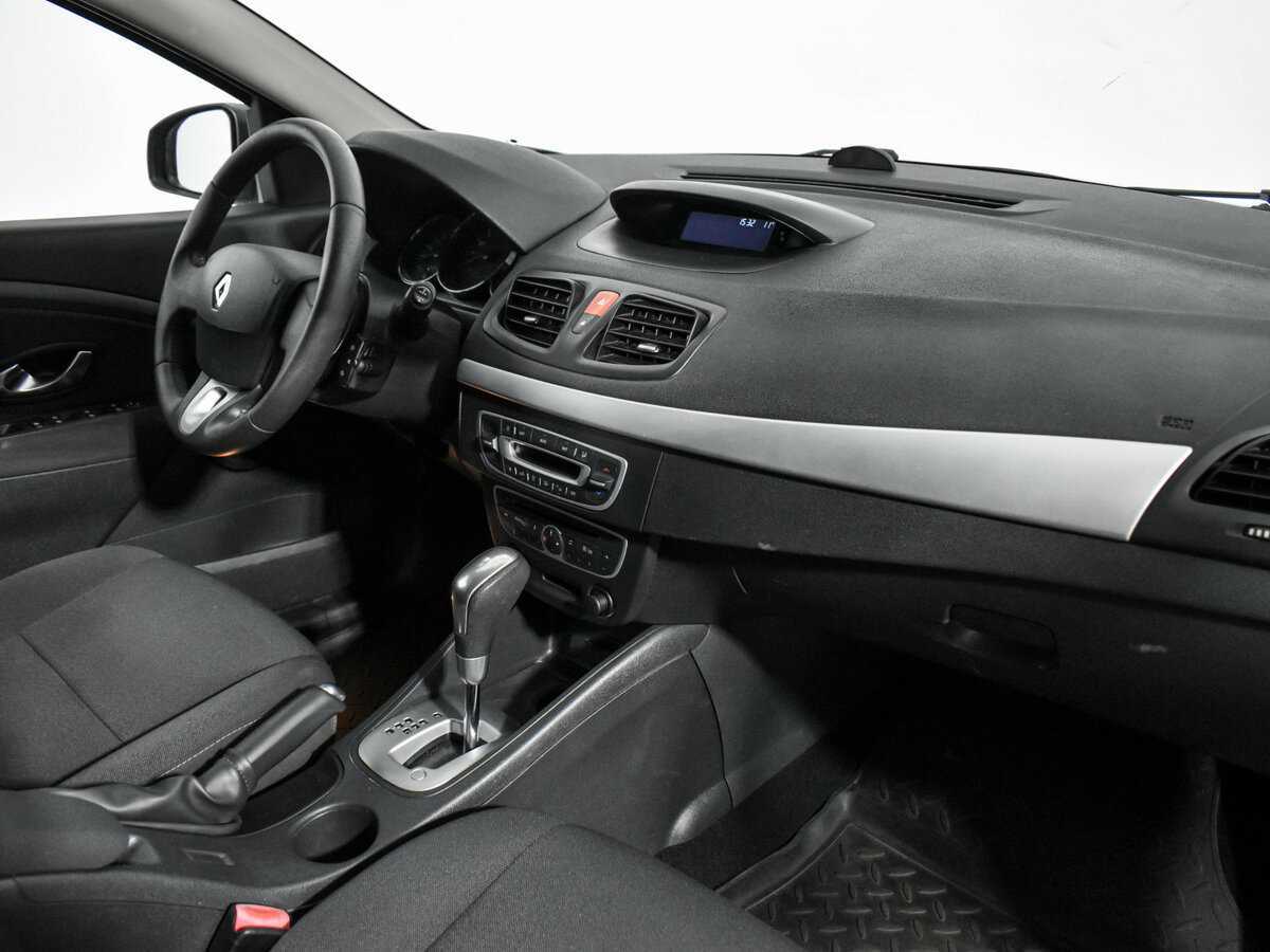 Renault Megane с пробегом — 2011 год. Фото: #13