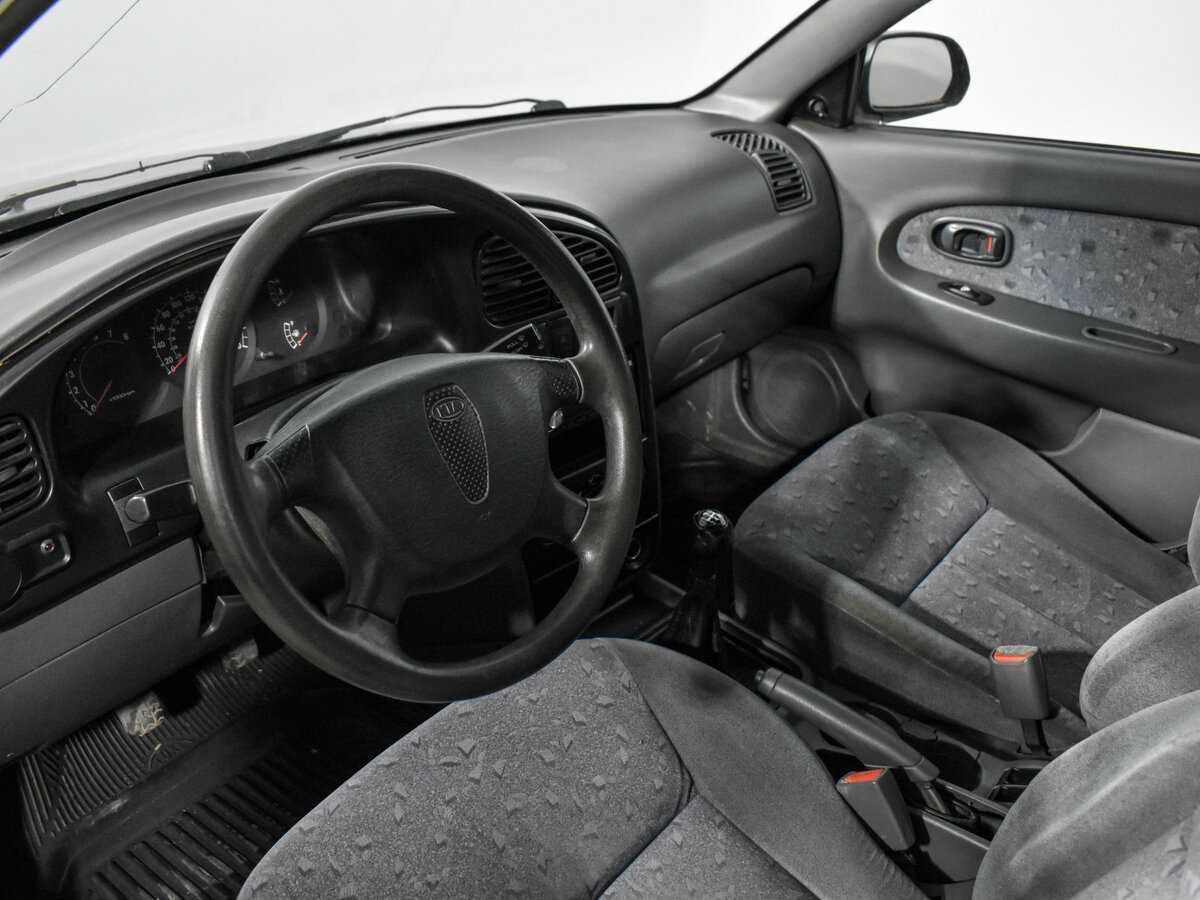 Kia Spectra с пробегом — 2004 год. Фото: #7