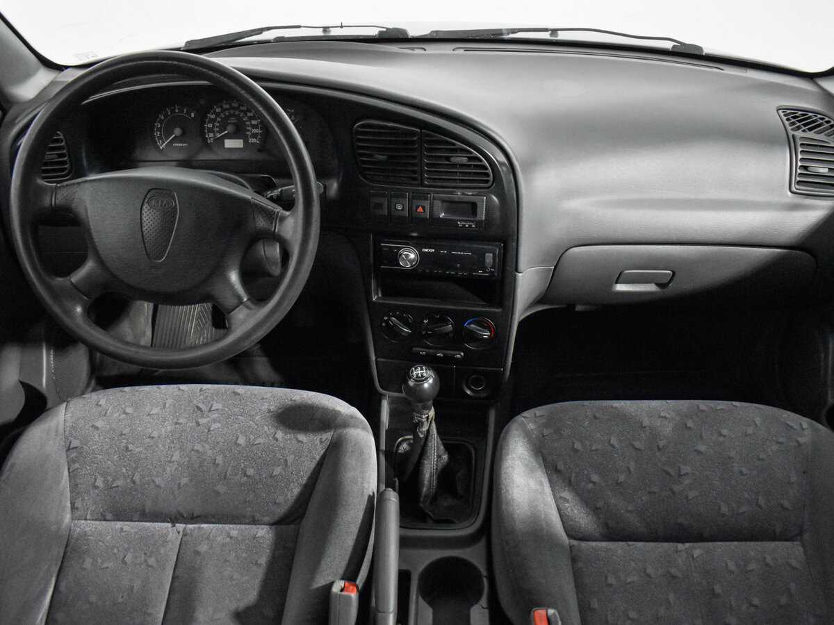 Kia Spectra с пробегом — 2004 год. Фото: #11