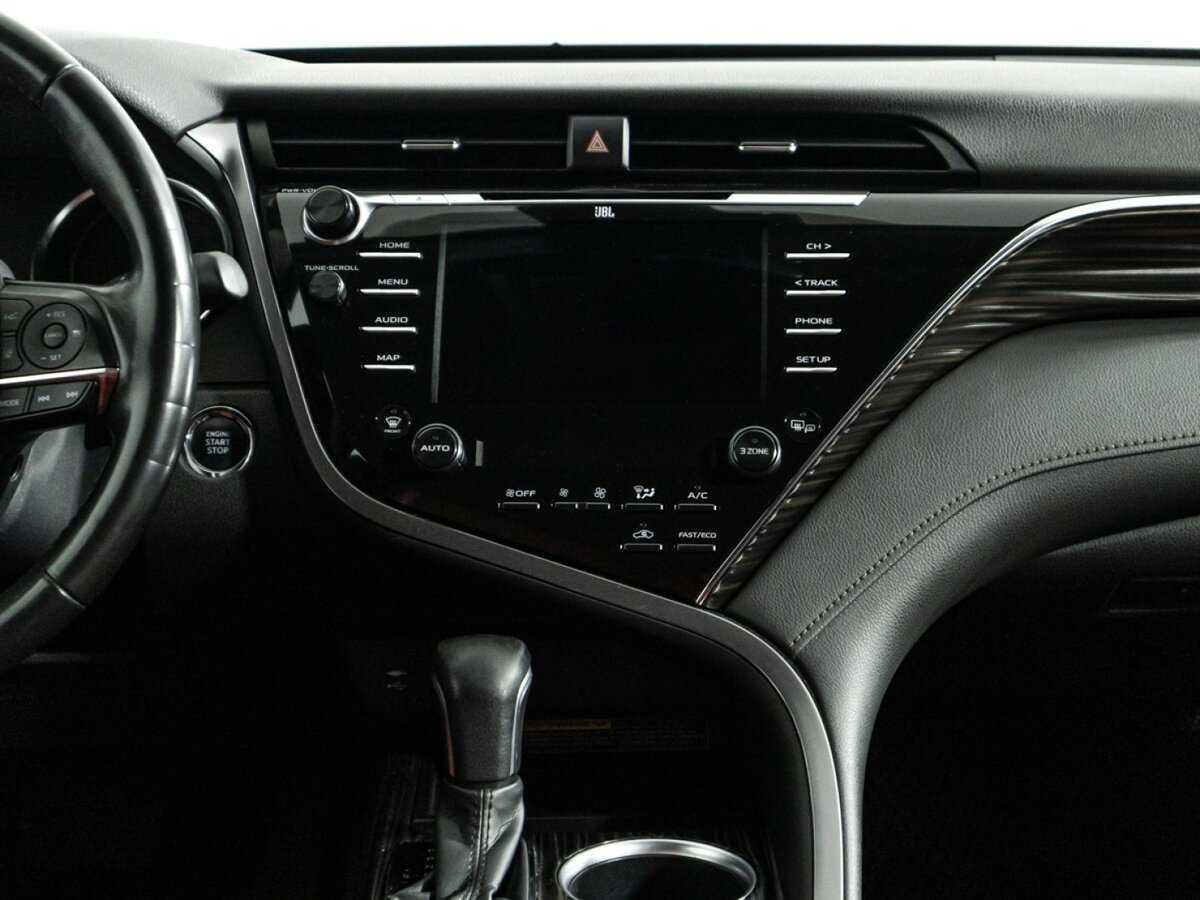 Toyota Camry с пробегом — 2019 год. Фото: #13
