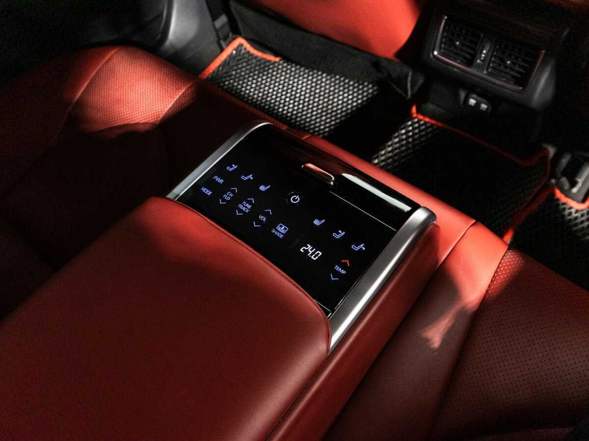 Toyota Camry с пробегом — 2019 год. Фото: #26