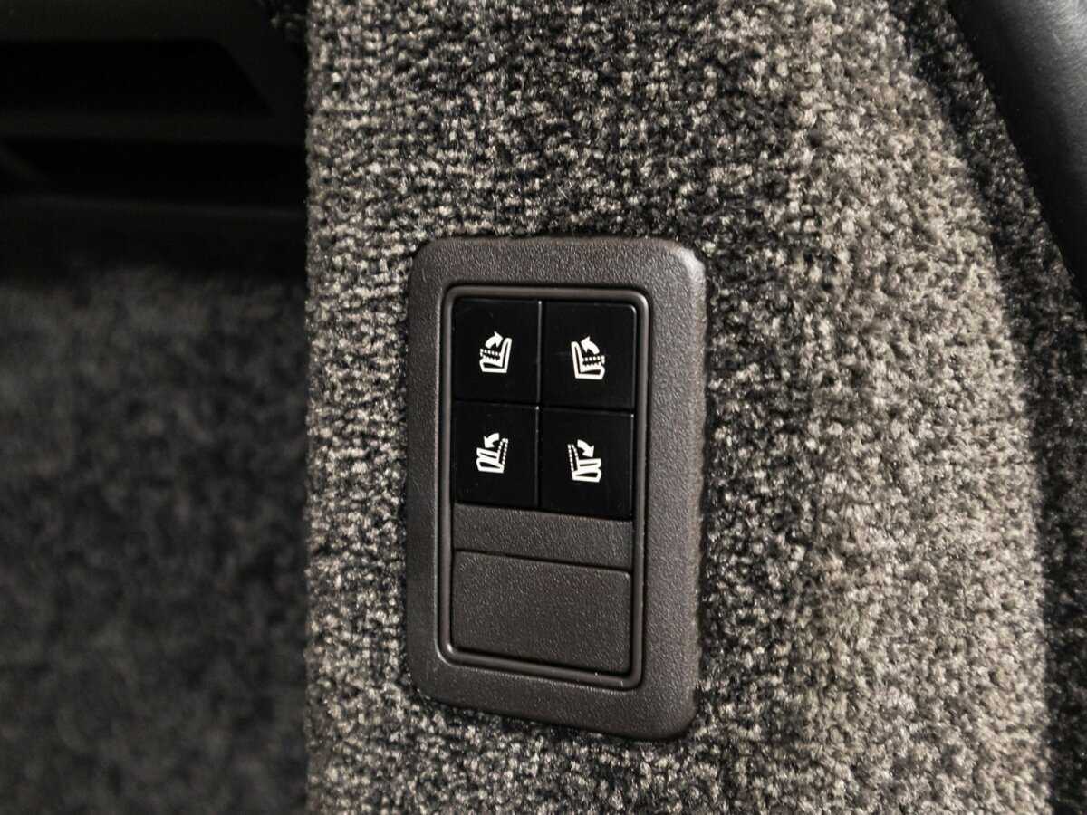 Land Rover Range Rover с пробегом — 2015 год. Фото: #12