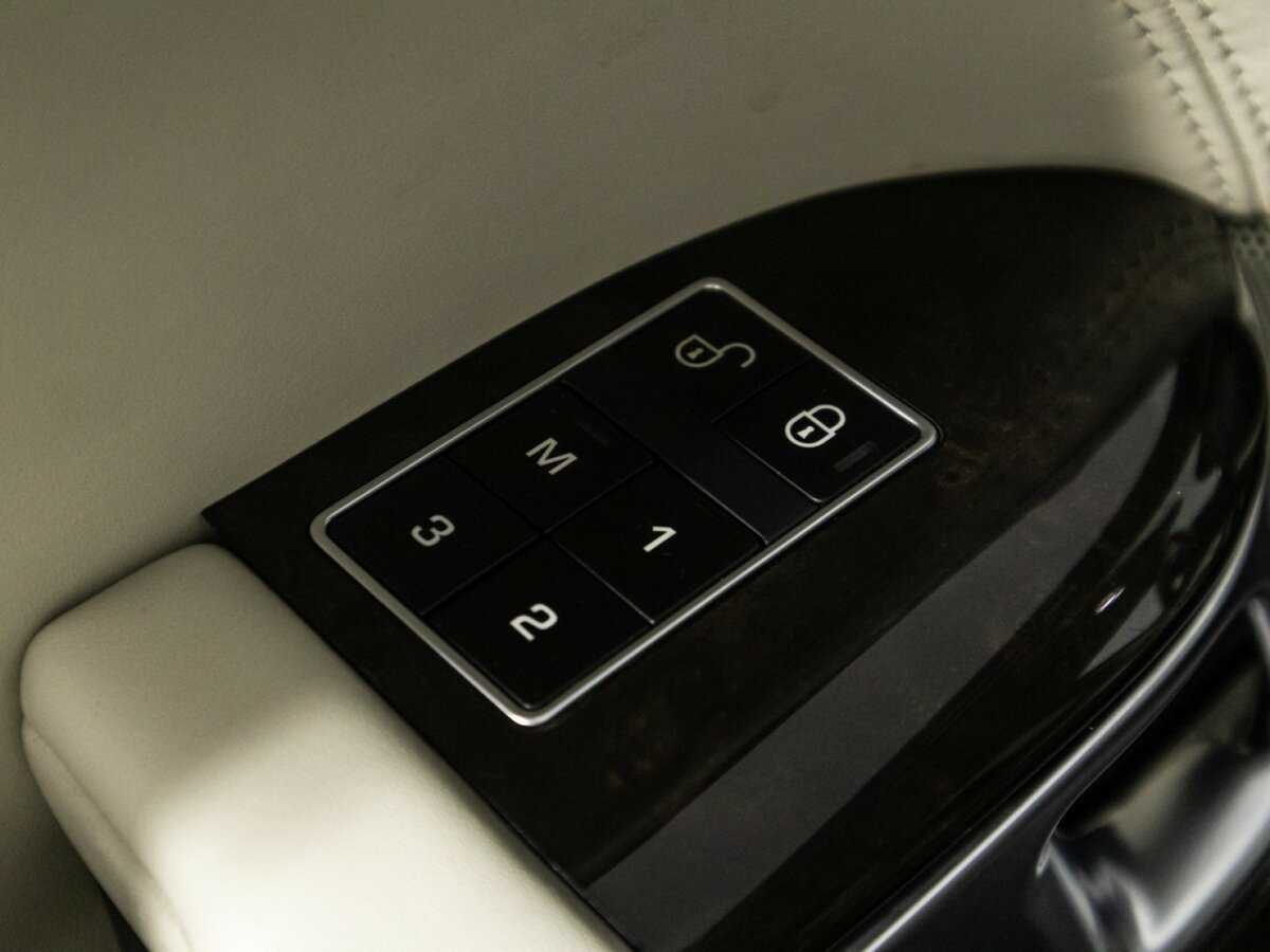 Land Rover Range Rover с пробегом — 2015 год. Фото: #15