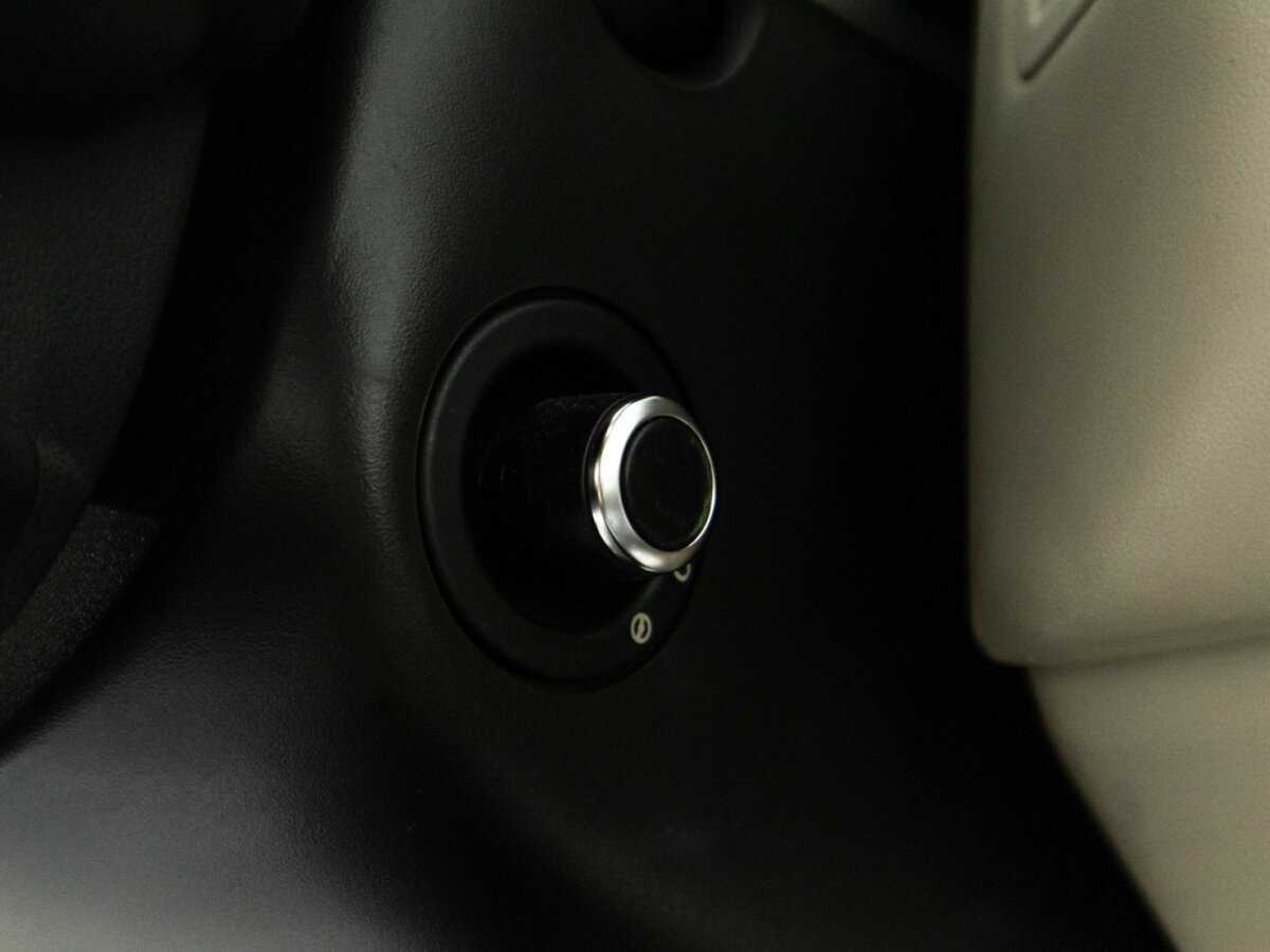 Land Rover Range Rover с пробегом — 2015 год. Фото: #17